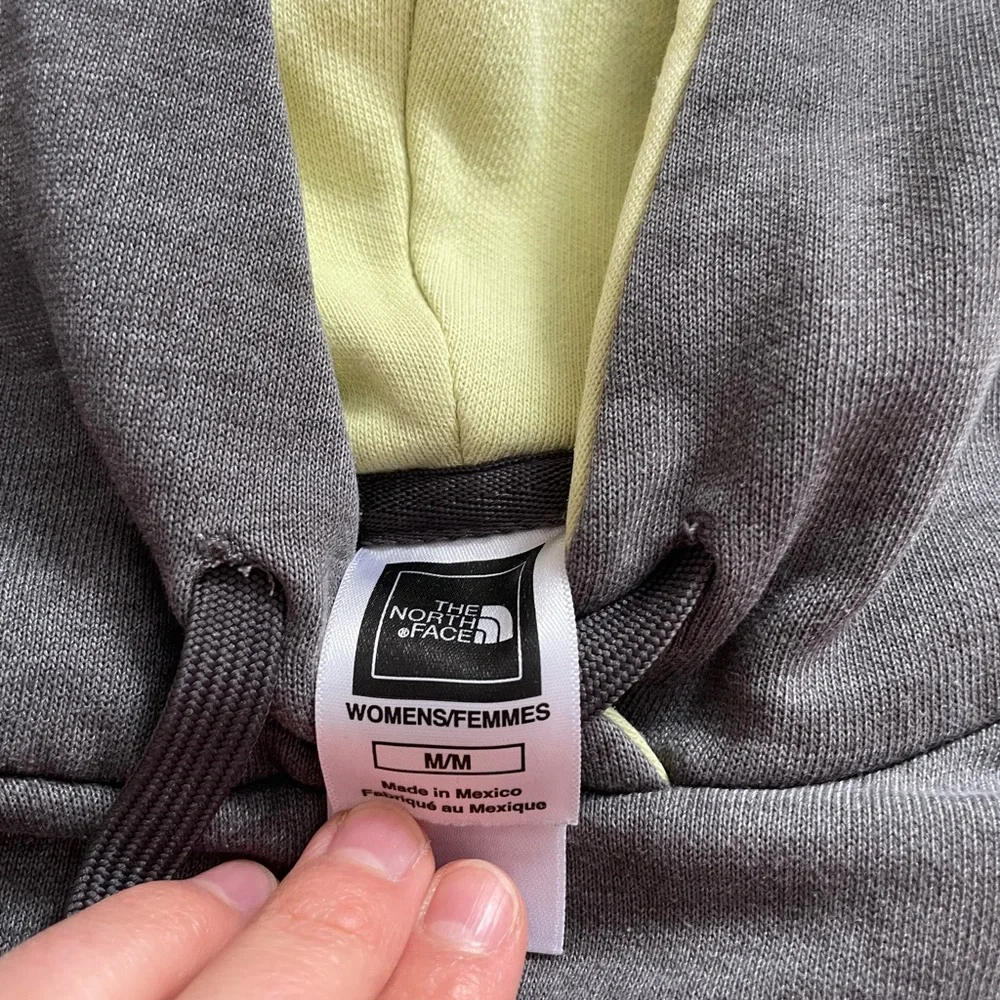 The North Face Hoodie Womens - Picture 2 of 2